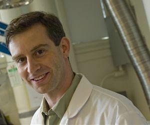 New tool for analyzing solar-cell materials