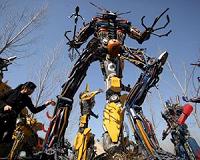 This time for the PLA: Chinese army shows off dancing robots