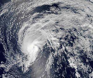 Tropical storm Flossie threatens Hawaii