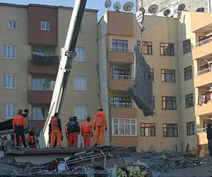 Italy quake zone hit by aftershocks as 5,000 seek shelter