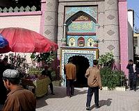 China arrests Turks, Uighurs in human smuggling plot: report