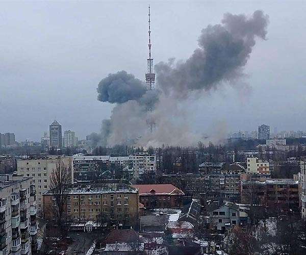 Loud blasts in Ukraine capital after ballistic missile warning: AFP