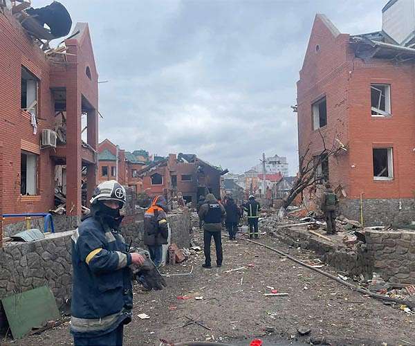 Ukrainians run for their lives from Russian bombs