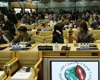 UN official says climate change pact on troubled path