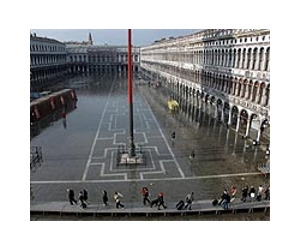 Waters recede from Venice as Italy counts floods toll