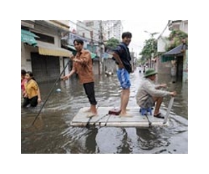 Vietnam flood toll hits 21