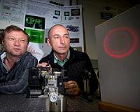 Physicists build reversible laser tractor beam