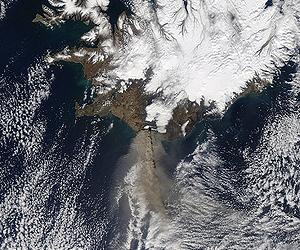 Ireland, Britain order new ash flight bans