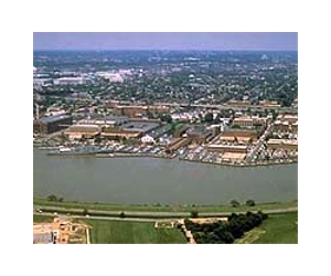 Shooting spree on DC naval base leaves 13 dead