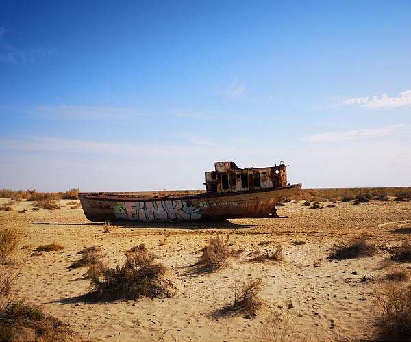 Half world's largest lakes and reservoirs drying up: study