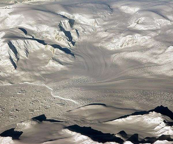 AI reveals new insights into Antarctic ice flow
