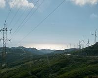 Fossil fuels, low-carbon plans, in tug-of-war