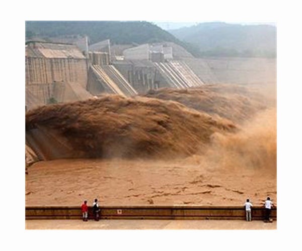 21 dead as torrential rainfall batters central China
