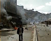 Air strikes, clashes flout Yemen truce