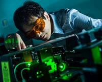 Rice nanophotonics experts create powerful molecular sensor