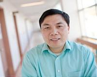 Making hydrogen fuel from water and visible light highly efficient
