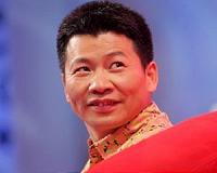 China clothing tycoon back at work after vanishing