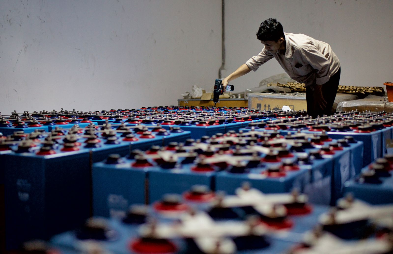 Lithium-ion battery electrodes can now be regenerated to about 95 percent of original capacity in an electrochemical bath that skips shredding, smelting, and acid leaching entirely, treating a dead cell more like a rechargeable one than a bag of scrap metal