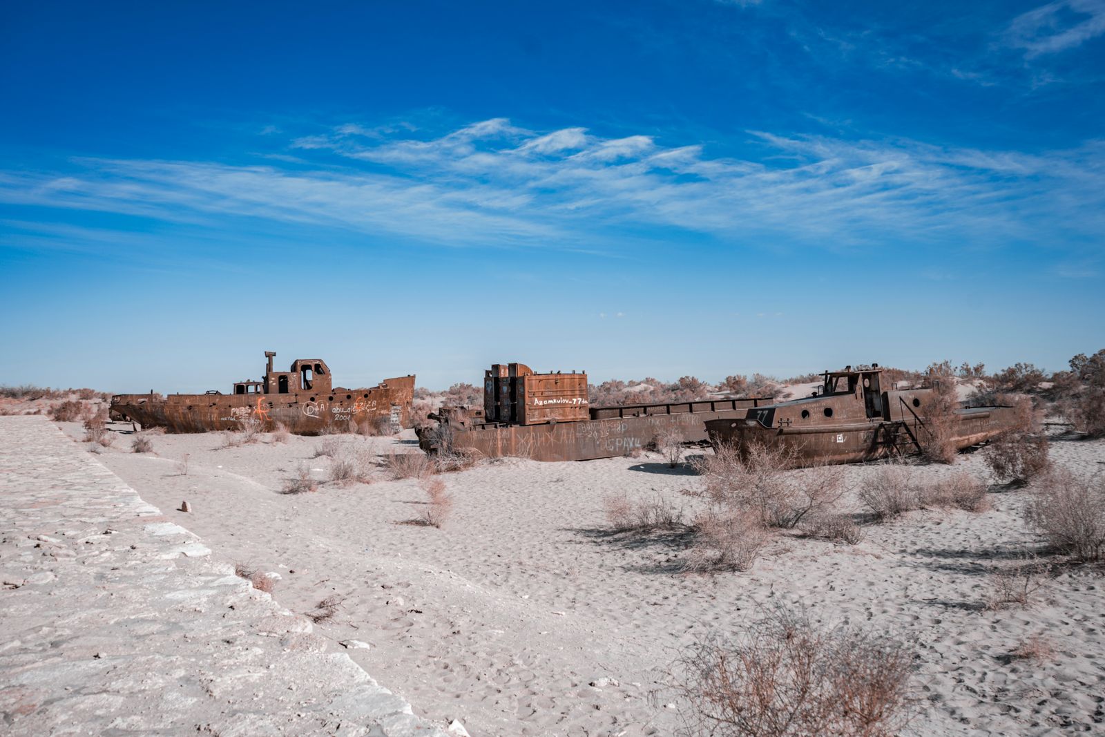 What happened when a Central Asian inland sea, once the fourth largest lake on Earth, was cut off from its rivers and shrank to a tenth of its volume, and why is the northern lobe now rising again?